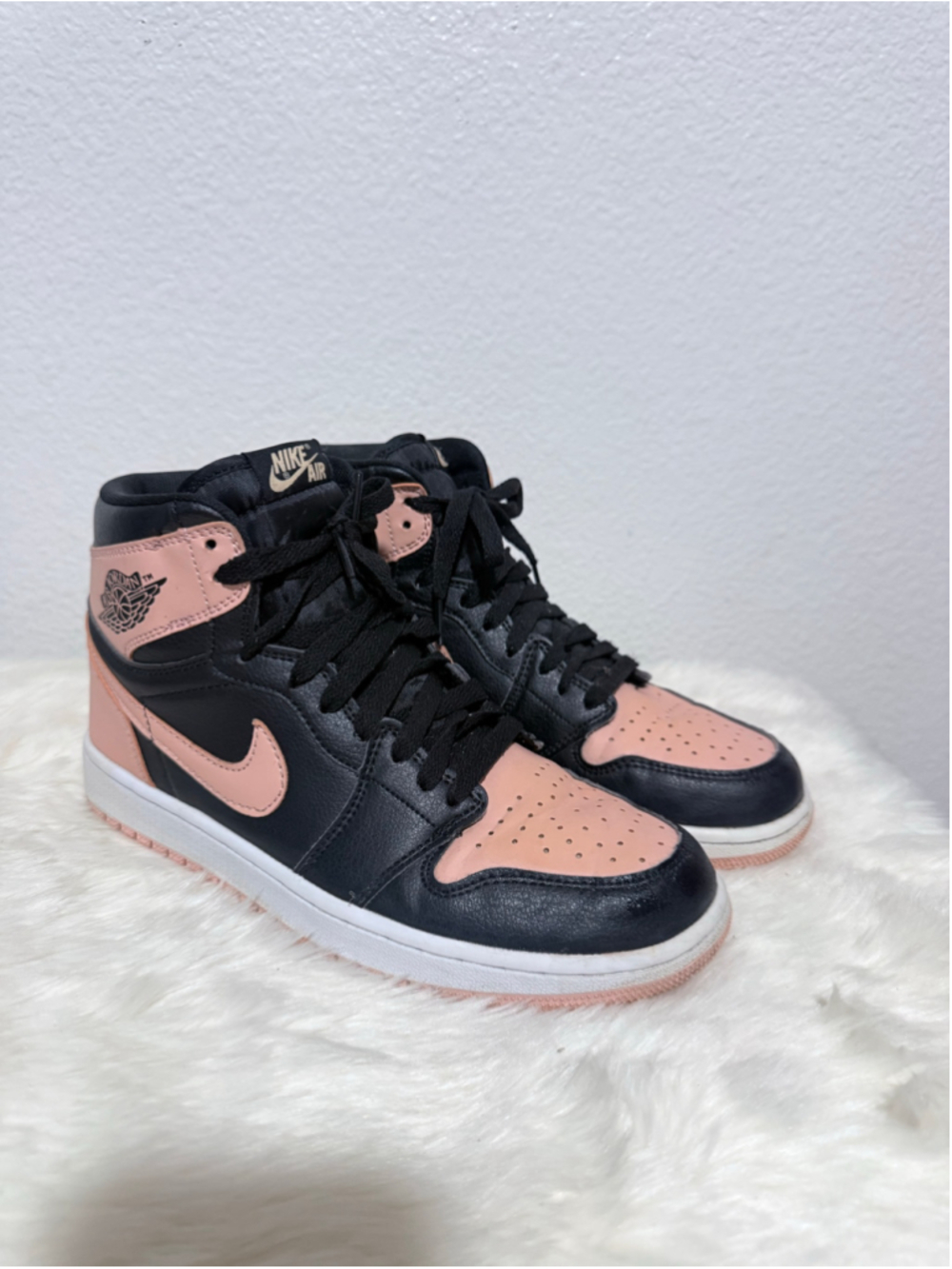 Unisex Nike Air Jordan 1 High Sneakers Black and Pink Mens 7. Women’s 8.5
